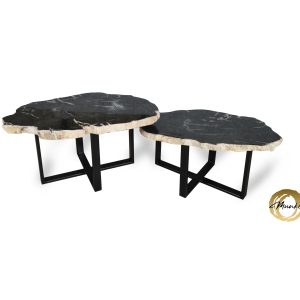 Zwarte visgraat tafel