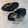 Couchtisch aus versteinertem Holz
